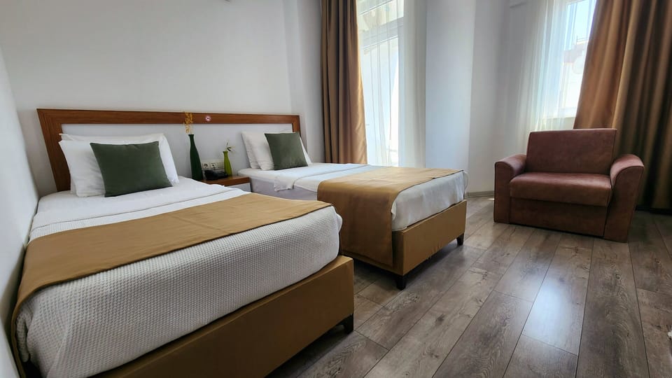 Standard Room | 1 bedroom, hypo-allergenic bedding, minibar, in-room safe