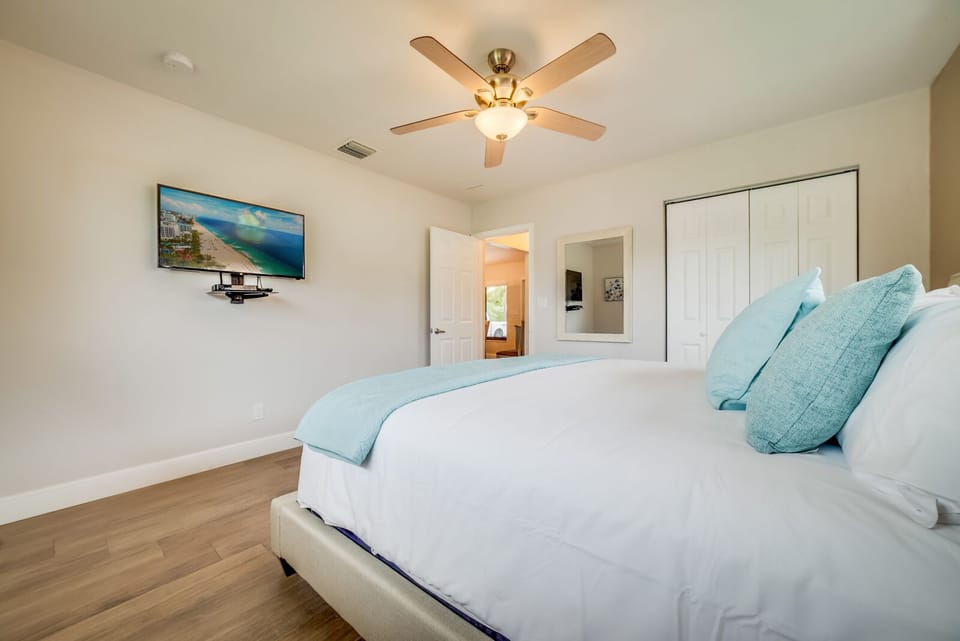 King bedroom entertainment center