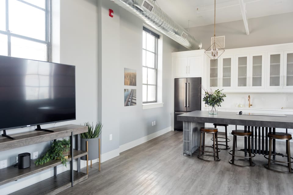 Large TV includes Netflix &amp; local channels via YoutubeTV
