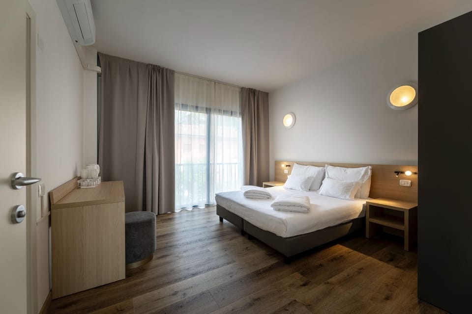 Exclusive Room | Premium bedding, down comforters, minibar, in-room safe