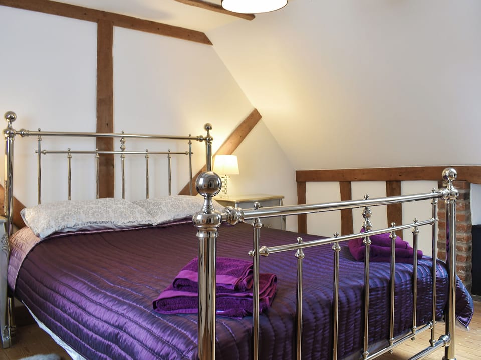 Comfortable double bedroom | Holme Cottage, Eastry, near Sandwich