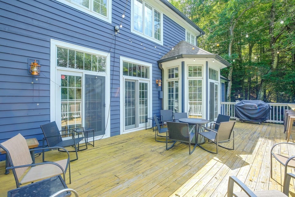 Furnished Deck | Gas Grill