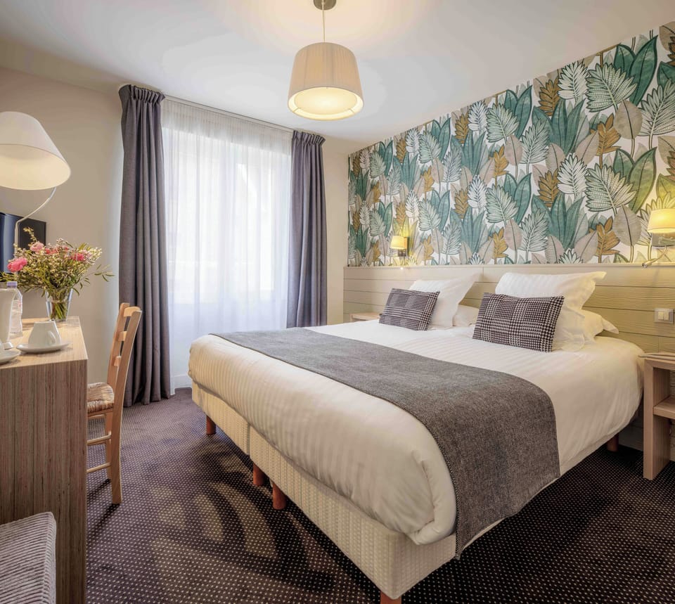 Premium bedding, desk, iron/ironing board, free WiFi