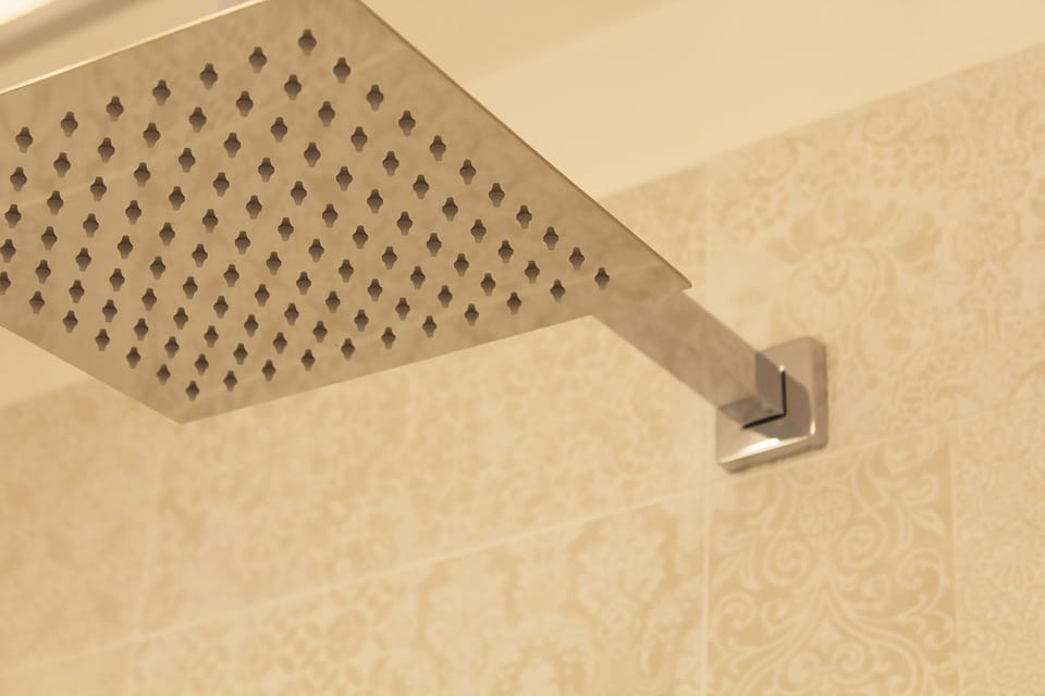 Deluxe Double Room, 1 Queen Bed, City View (Tosca) | Bathroom shower
