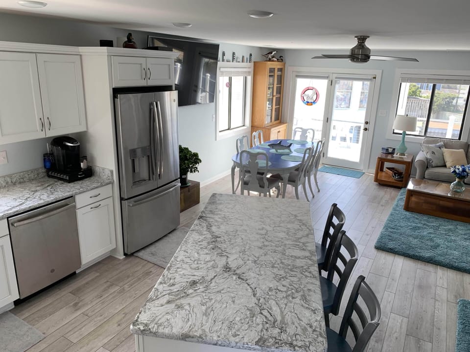 Kitchen bar