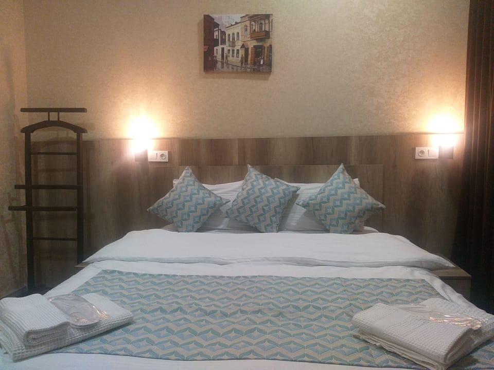 Standard Double Room | Egyptian cotton sheets, premium bedding, down comforters