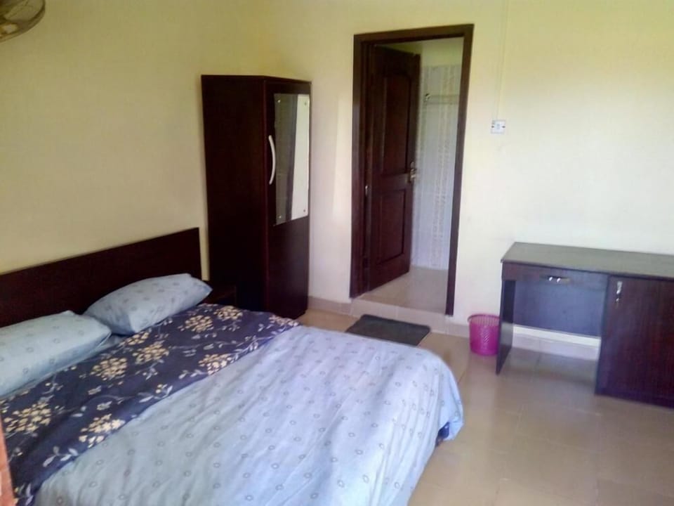 Double Room | Free WiFi, bed sheets