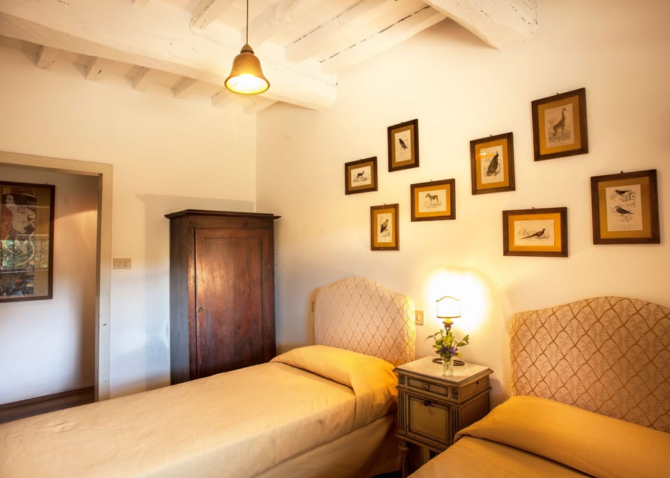 Twin bedroom (2nd view)