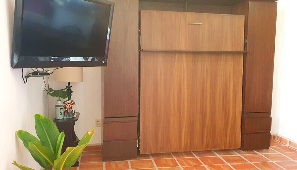 Murphy bed
