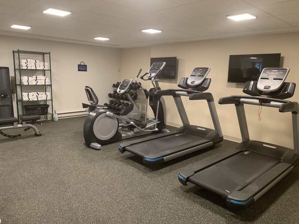 Days Inn & Suites by Wyndham Duluth by the Mall Hotel in Duluth