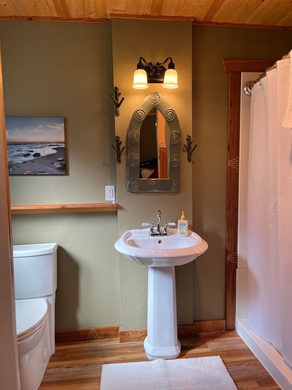 Frigon Suite - Queen Room with Ensuite bath | Bathroom | Shower, free toiletries, hair dryer, slippers