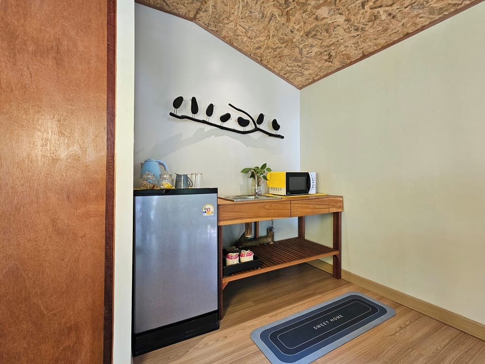 Farm House Deluxe | In-room dining