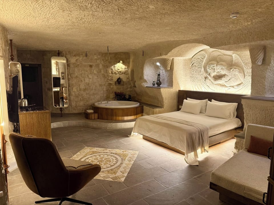 Suite | Premium bedding, minibar, in-room safe, desk