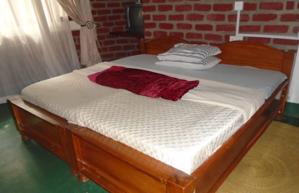Comfort Double or Twin Room | 1 bedroom, minibar, individually decorated, individually furnished