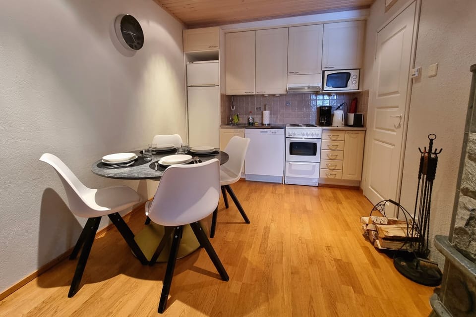 Coffee/tea maker, electric kettle