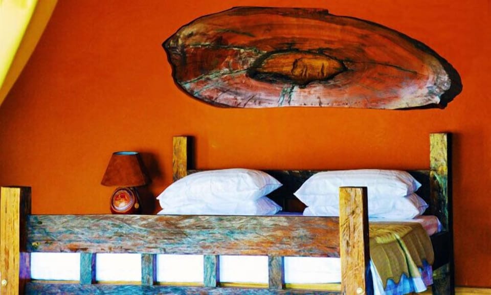 Deluxe Cabin, Park View | Egyptian cotton sheets, premium bedding, desk, blackout drapes