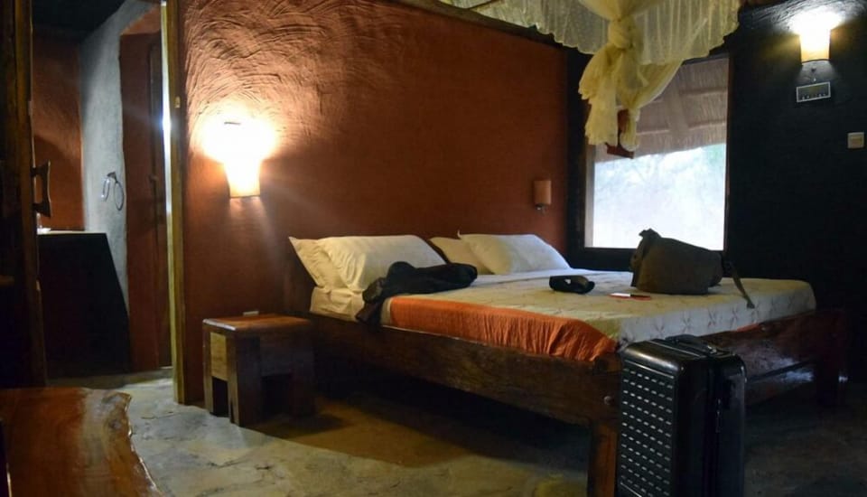 Deluxe Cabin, Park View | Egyptian cotton sheets, premium bedding, desk, blackout drapes