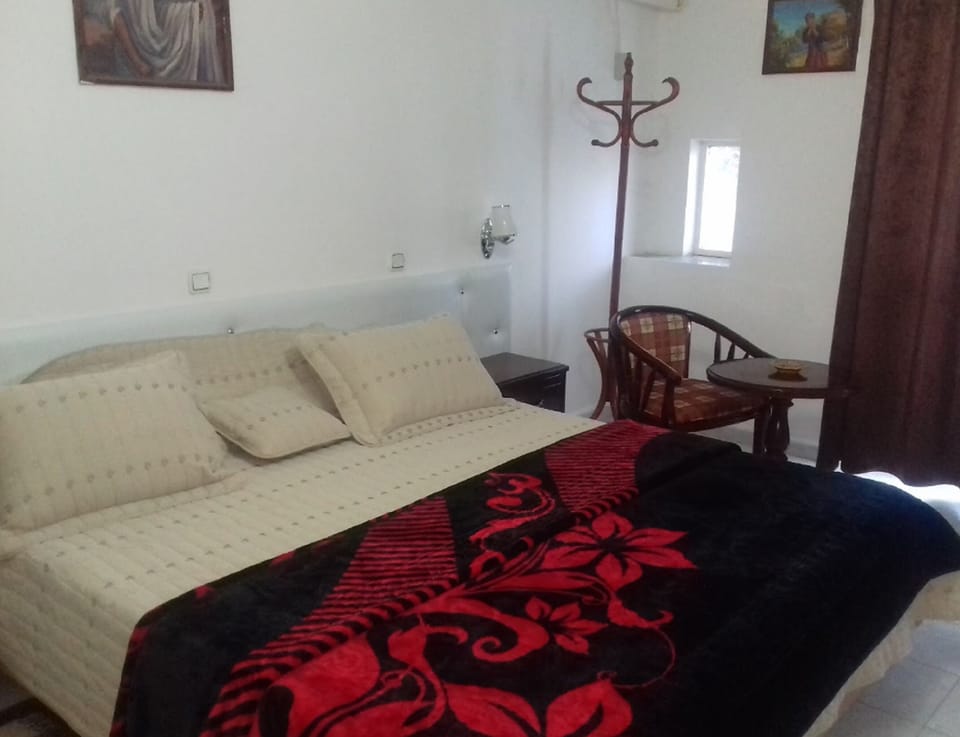 Desk, blackout drapes, WiFi (free), bed sheets