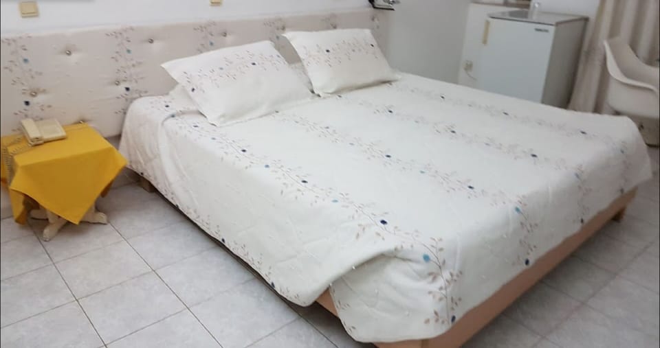 Junior Suite | Desk, blackout drapes, WiFi (free), bed sheets