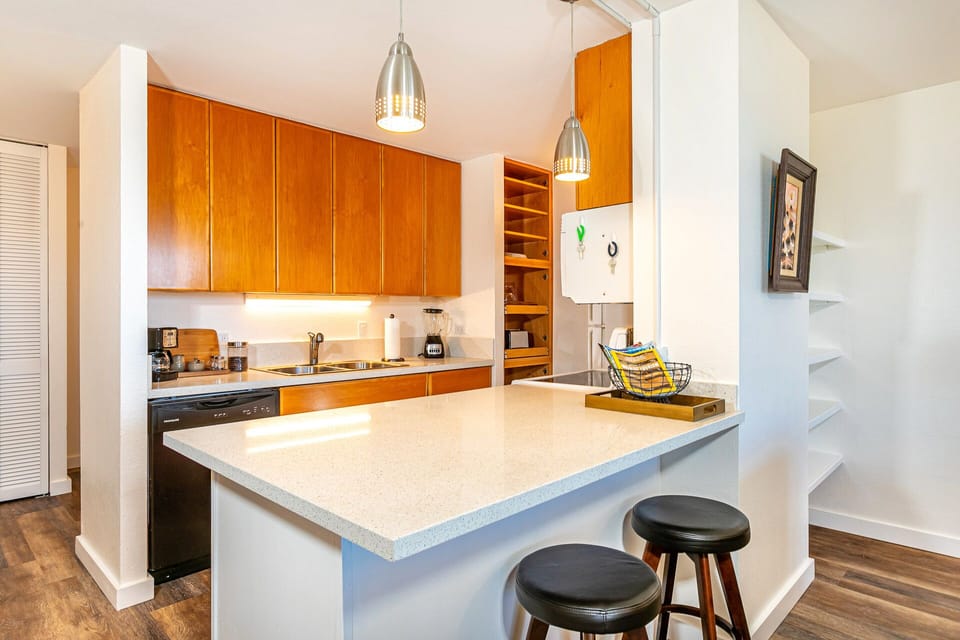 Breakfast Bar with Stools