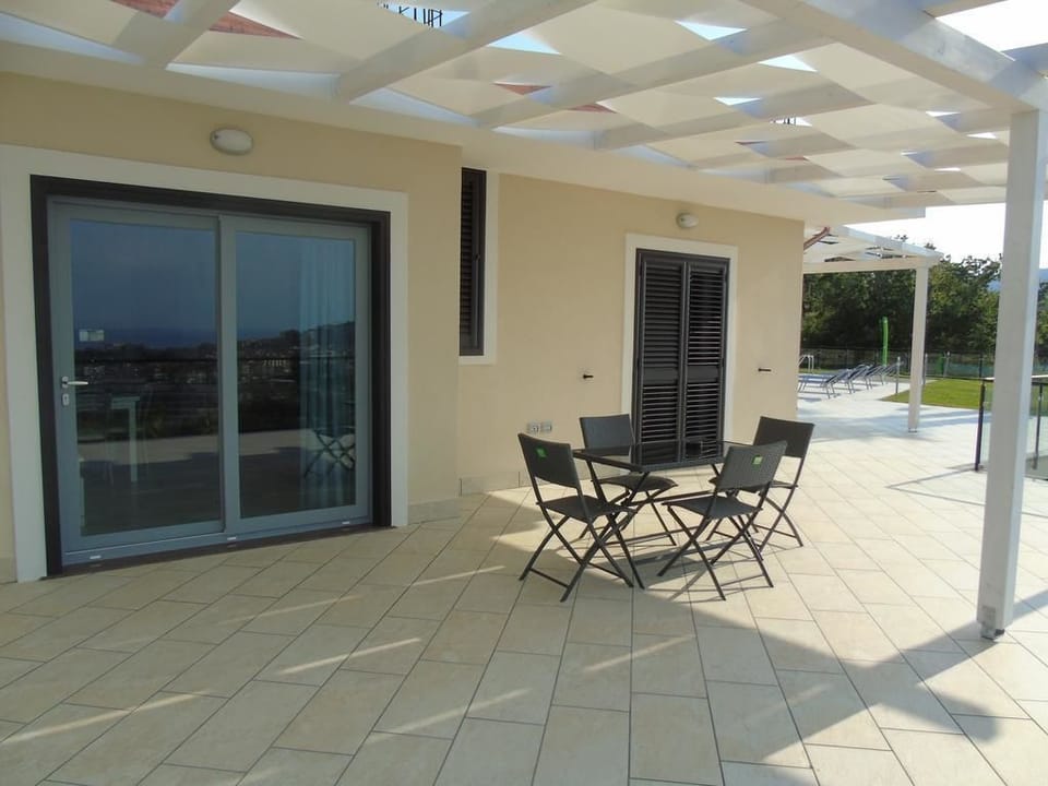 Panoramic Apartment | Terrace/patio
