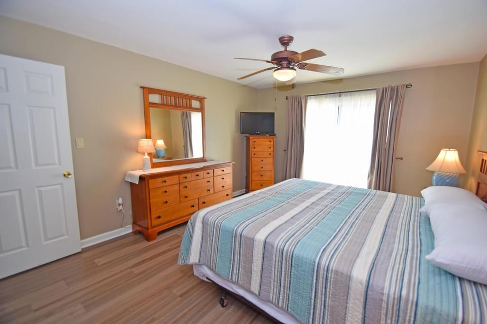 Condo, 2 Bedrooms | 2 bedrooms, iron/ironing board, WiFi (free)
