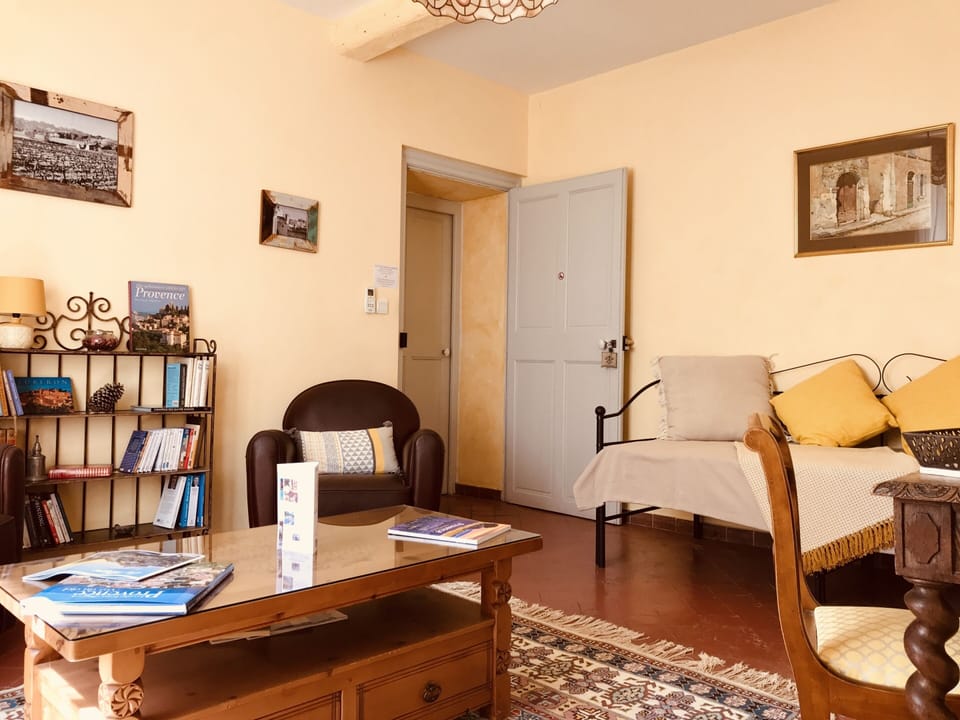 Superior Suite, Private Bathroom, Garden View