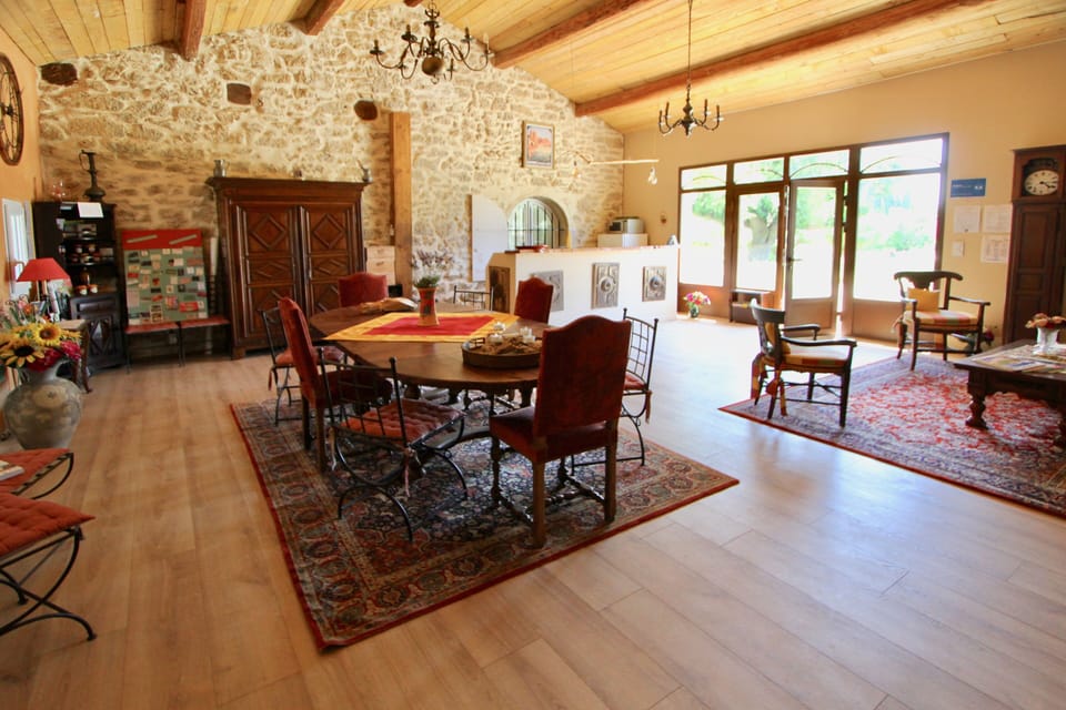 Fontaine des Magnarelles Bed and Breakfast in Pernes-les-Fontaines