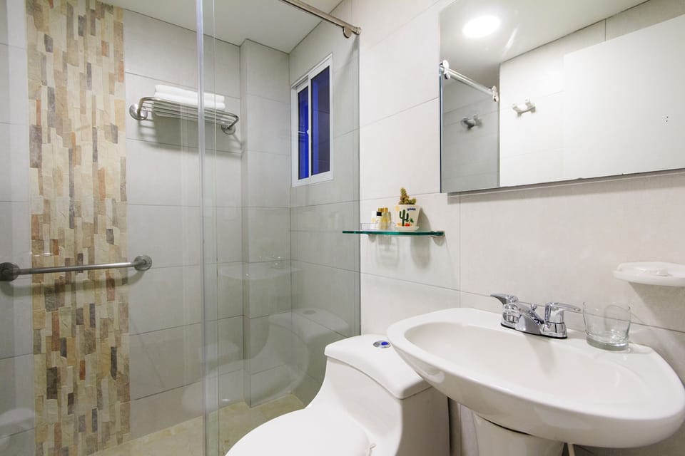 Shower, free toiletries, hair dryer, towels