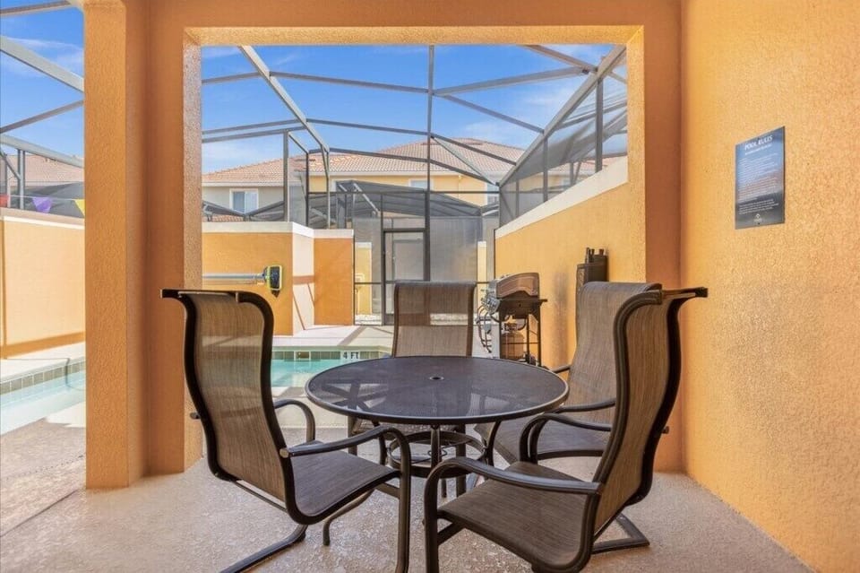 8963CatPalmRoad(25)