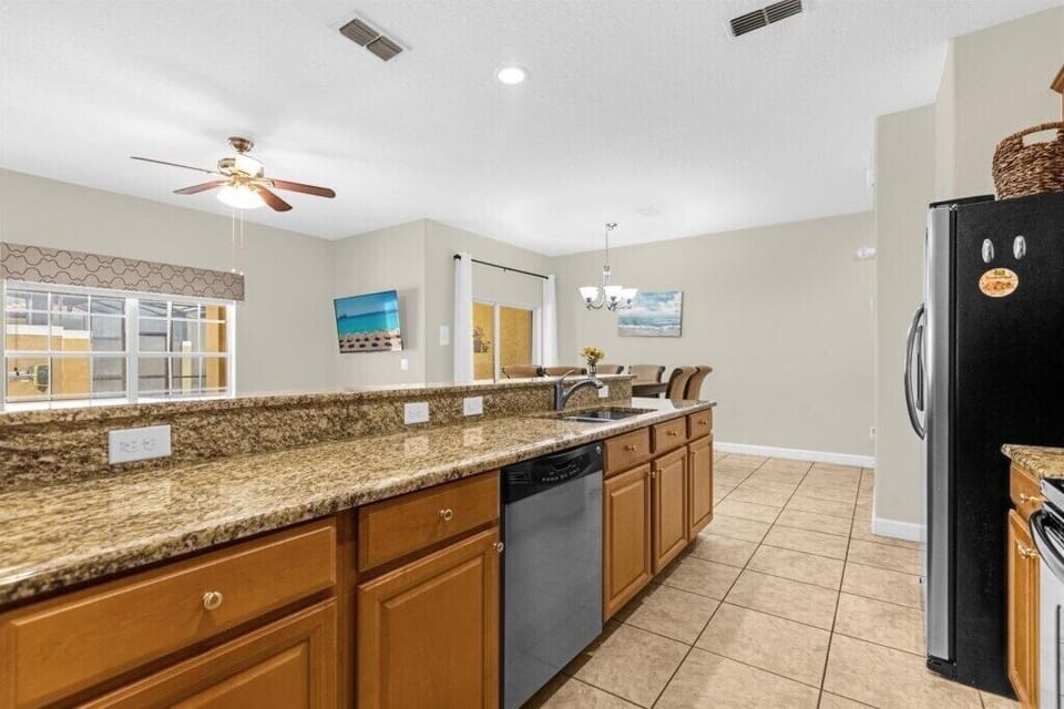 8963CatPalmRoad(21)