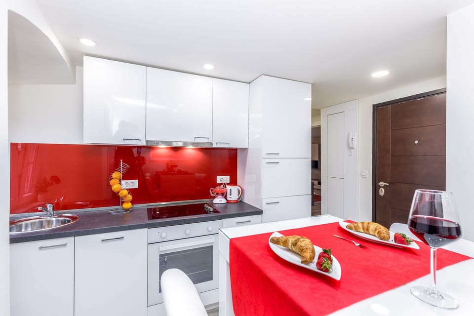 Apartment, 1 Bedroom | In-room dining