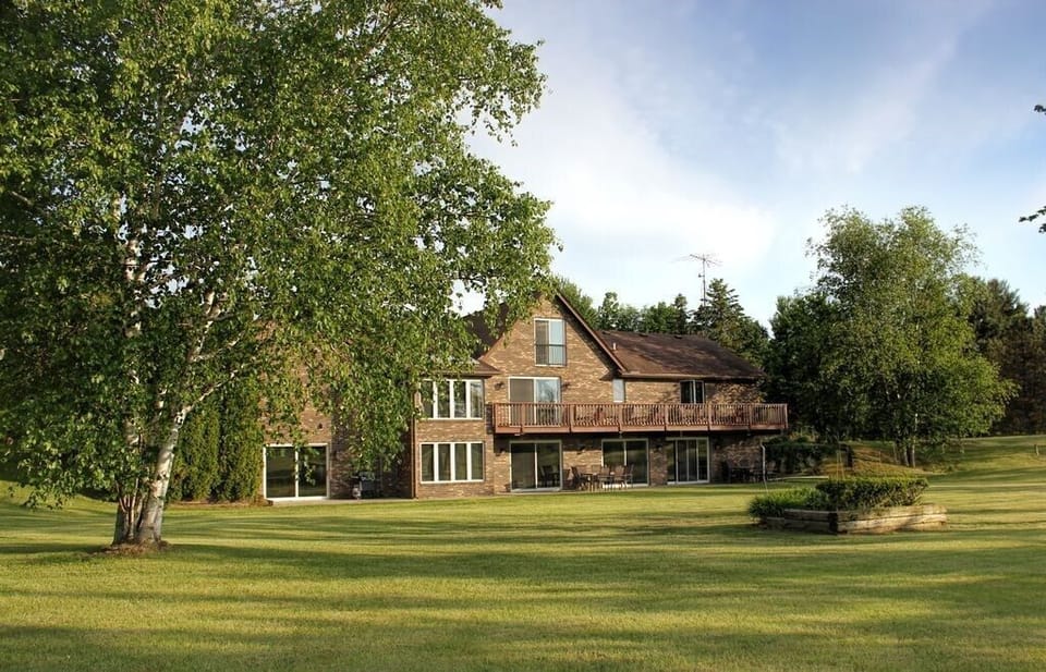 Exterior Back (1)