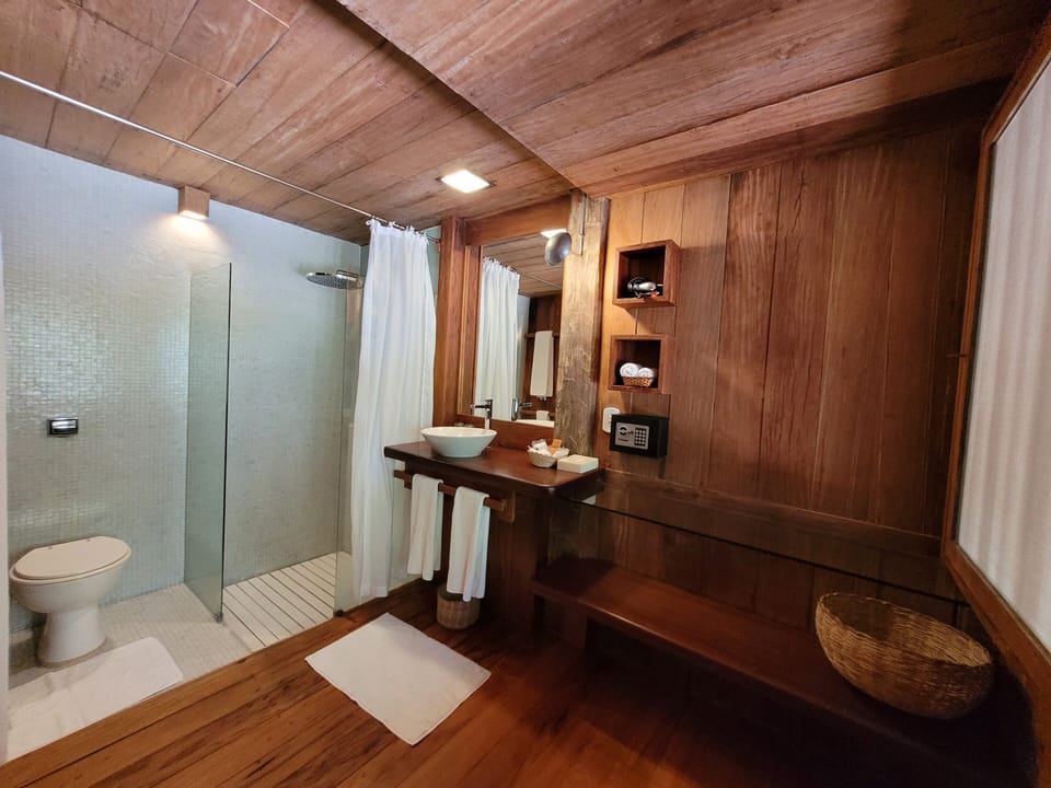 Shower, free toiletries, hair dryer, bathrobes