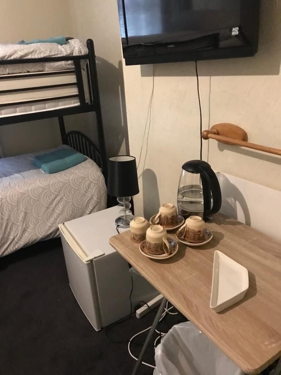 Iron/ironing board, free WiFi, bed sheets