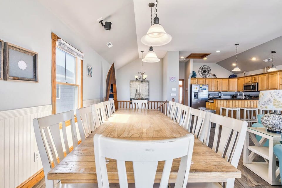 Top-Level Dining Room with Table (seats 12)