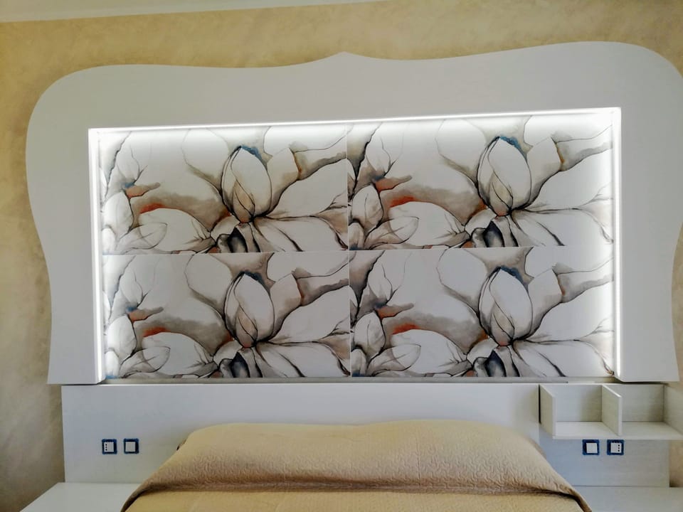 Premium bedding, Tempur-Pedic beds, minibar, in-room safe