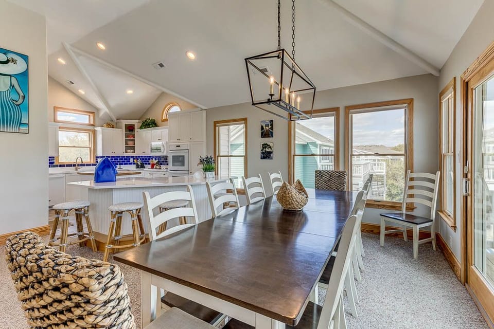 Top-Level Dining Room with Table (seats 10)