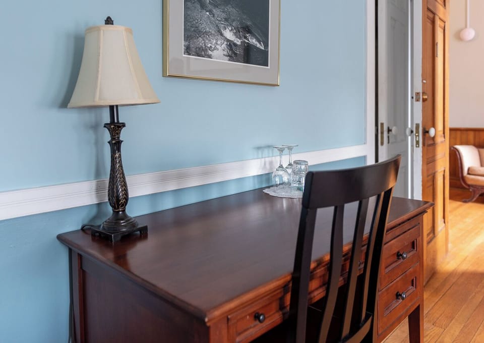 The Sanctuary | Desk, free WiFi, bed sheets