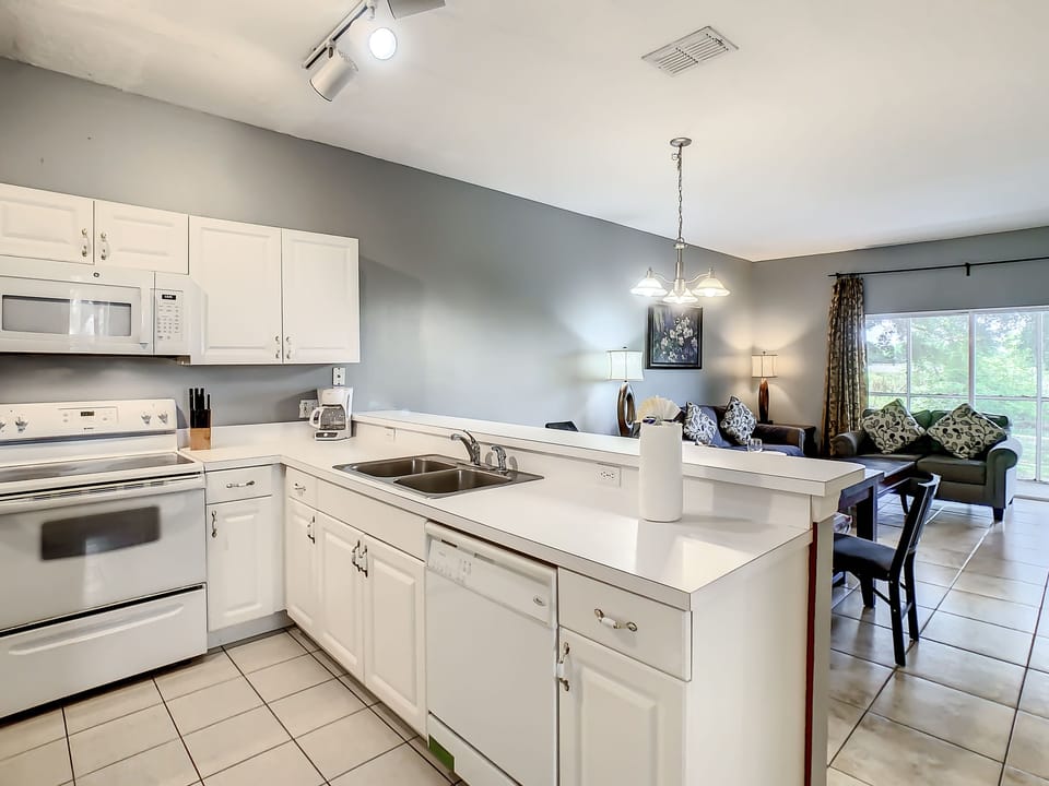 Fully equipped kitchen