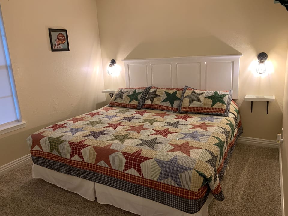 king size bedroom