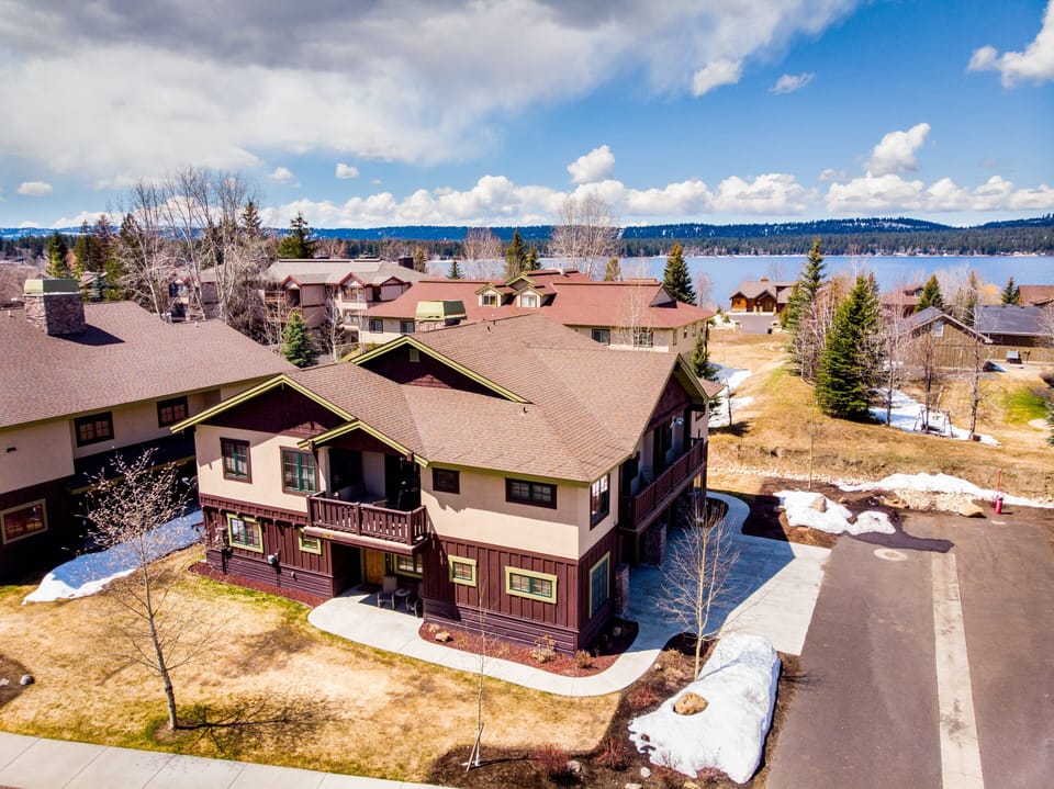 The Bear Den at Payette Lake features three bedrooms and three bathroom