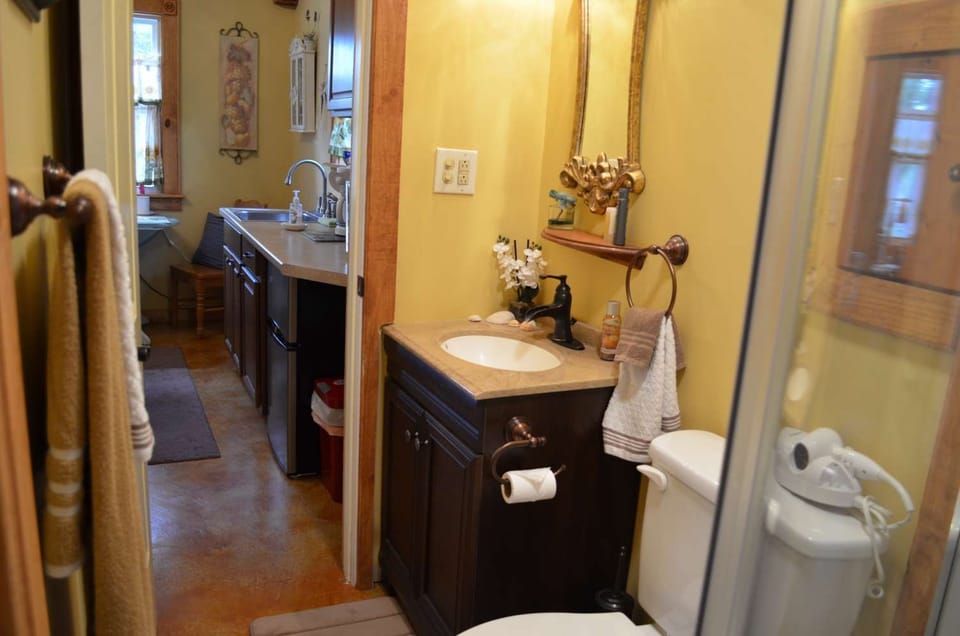 Shower, free toiletries, towels, soap