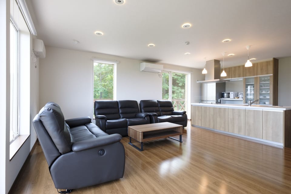 House, 5 Bedrooms, Mountain View | Living area | Flat-screen TV