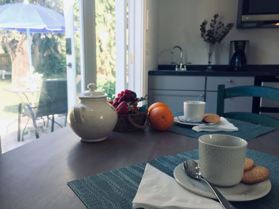 indoor dining table 