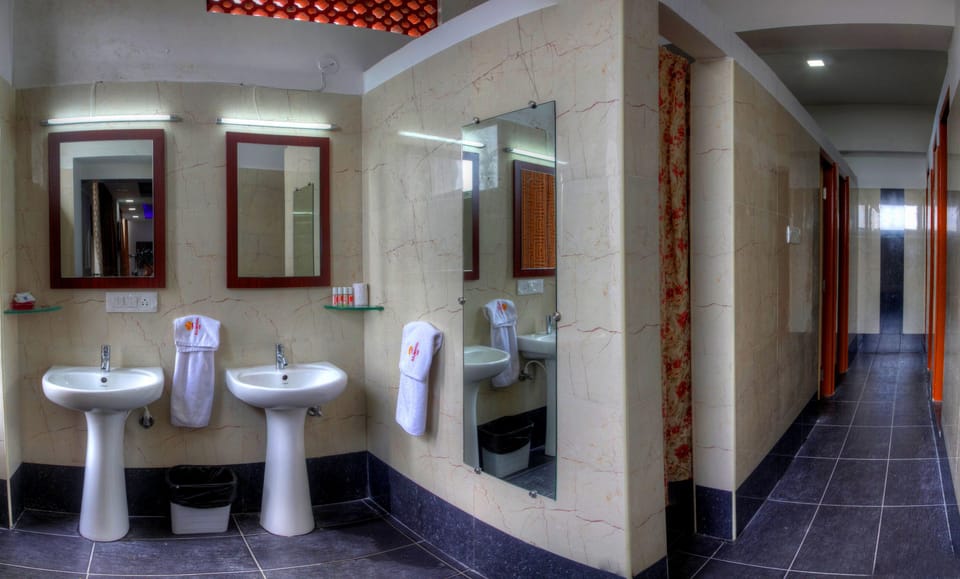 Deluxe Shared Dormitory, City View | Interior