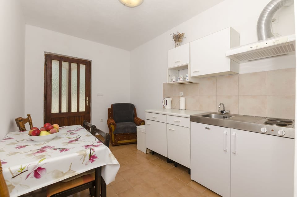 Apartment (A1) | Living room | TV