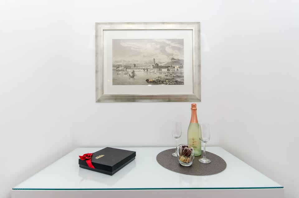 Apartment (A1) | Living room | TV