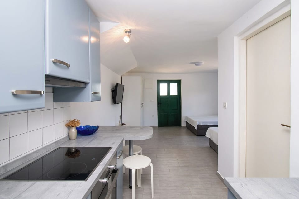 Studio (A1) | Interior