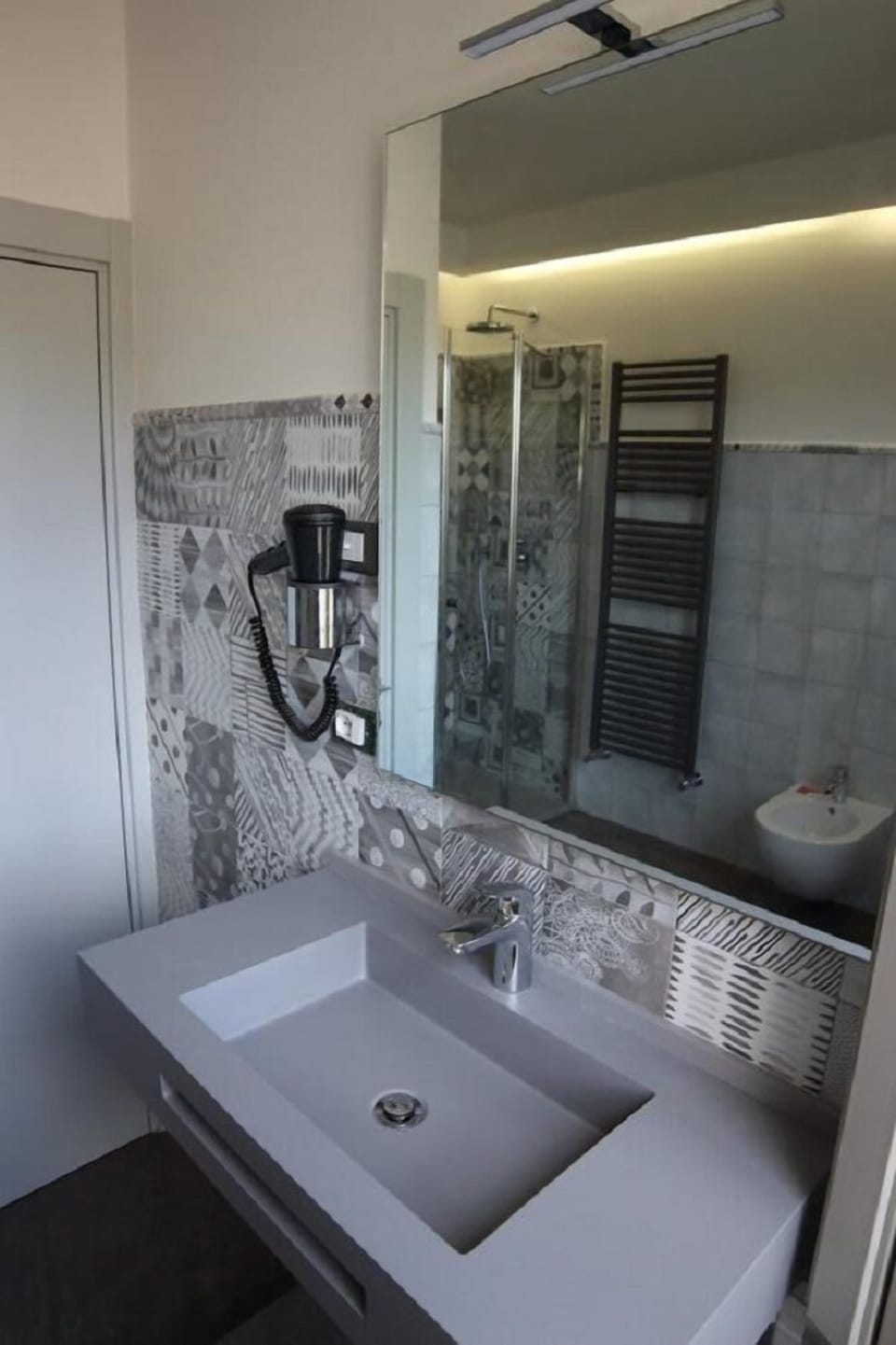 Double Room | Bathroom sink